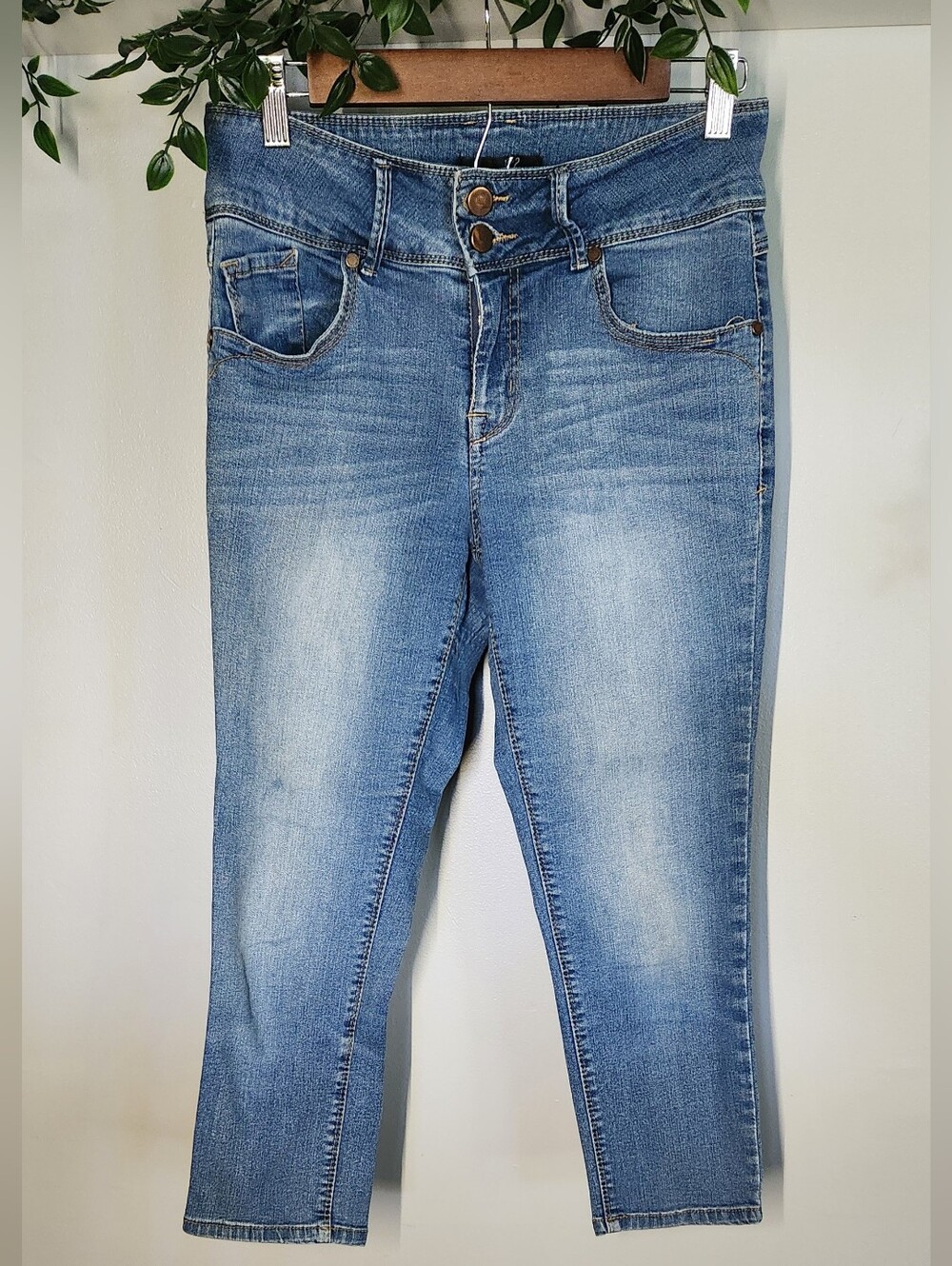 1822 Denim Cropped Blue Jeans / Capri